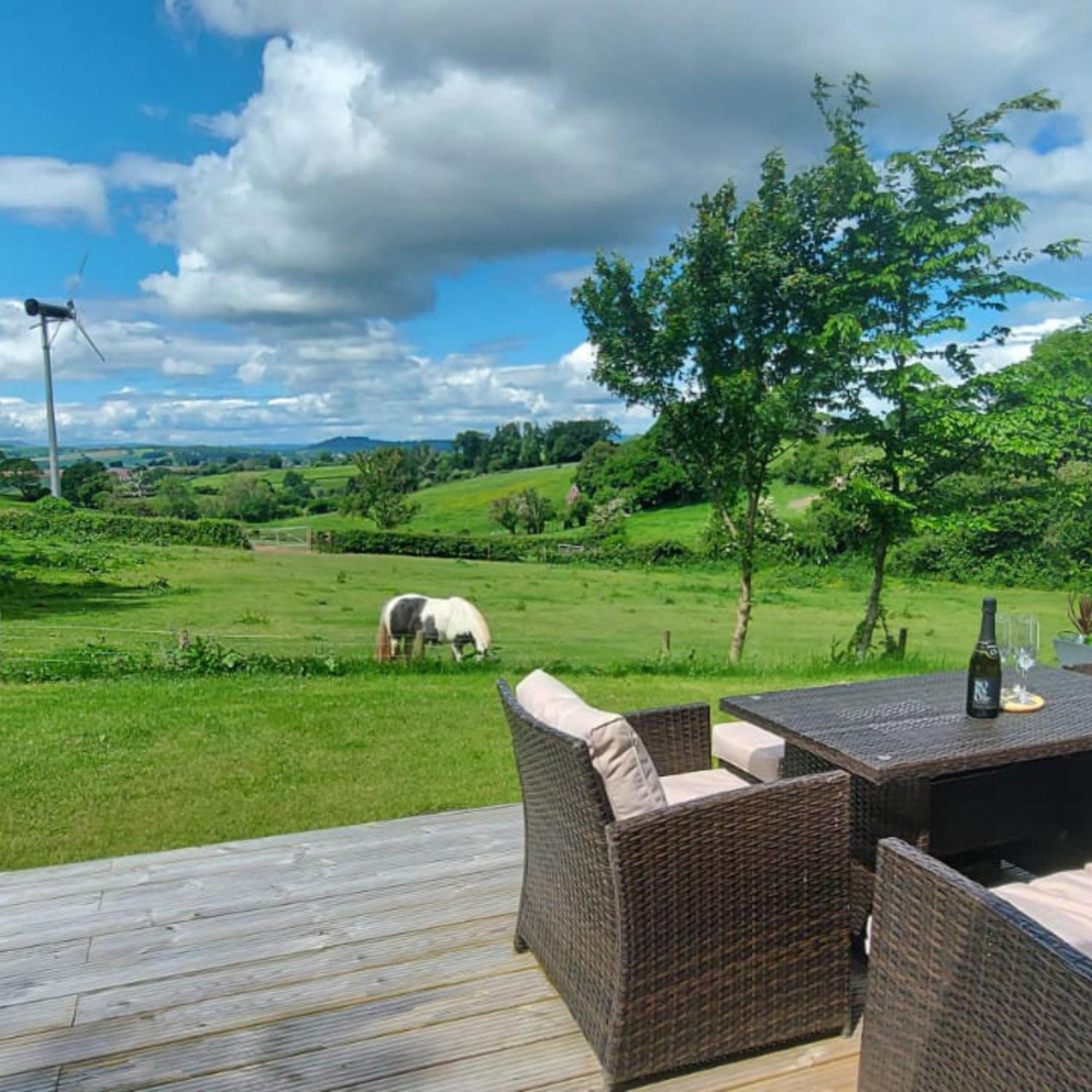 Caplor Glamping & Lodges Hereford Buitenkant foto