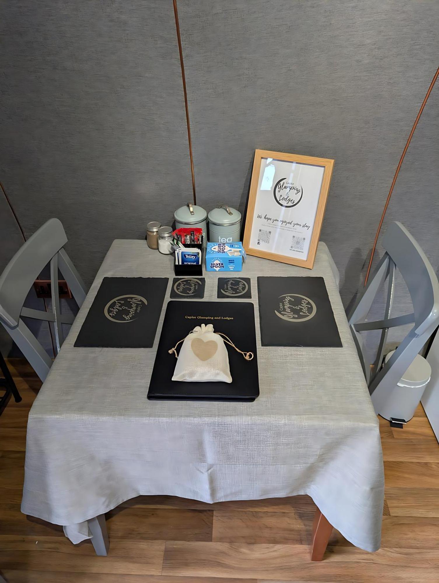 Caplor Glamping & Lodges Hereford Buitenkant foto