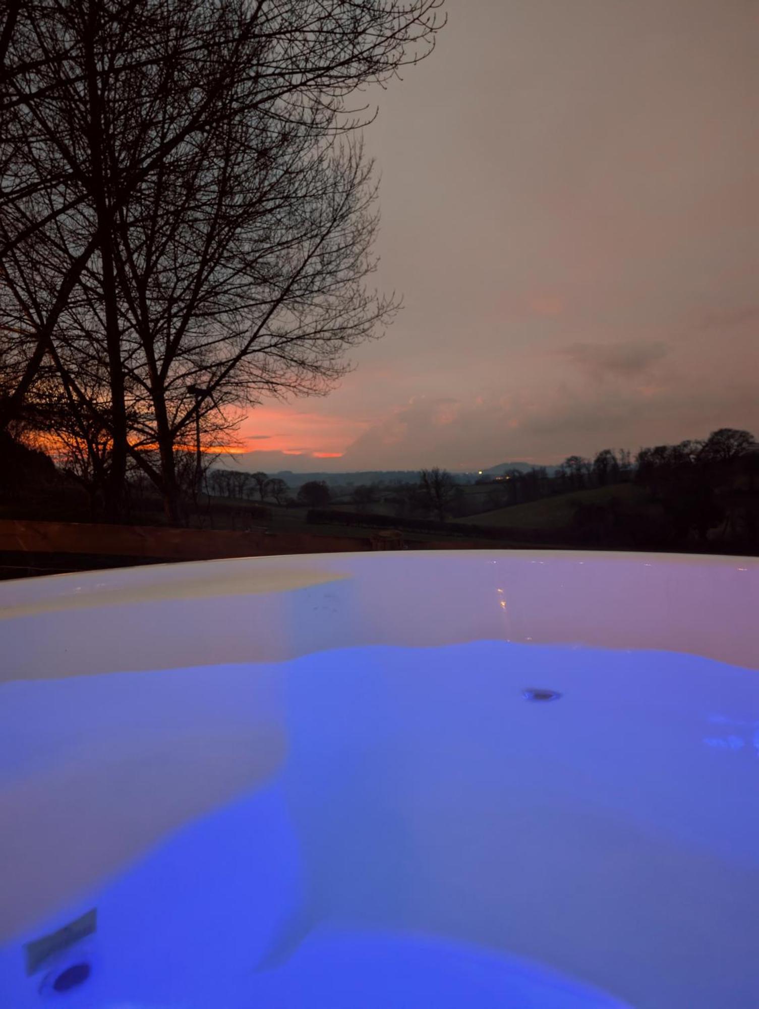 Caplor Glamping & Lodges Hereford Buitenkant foto