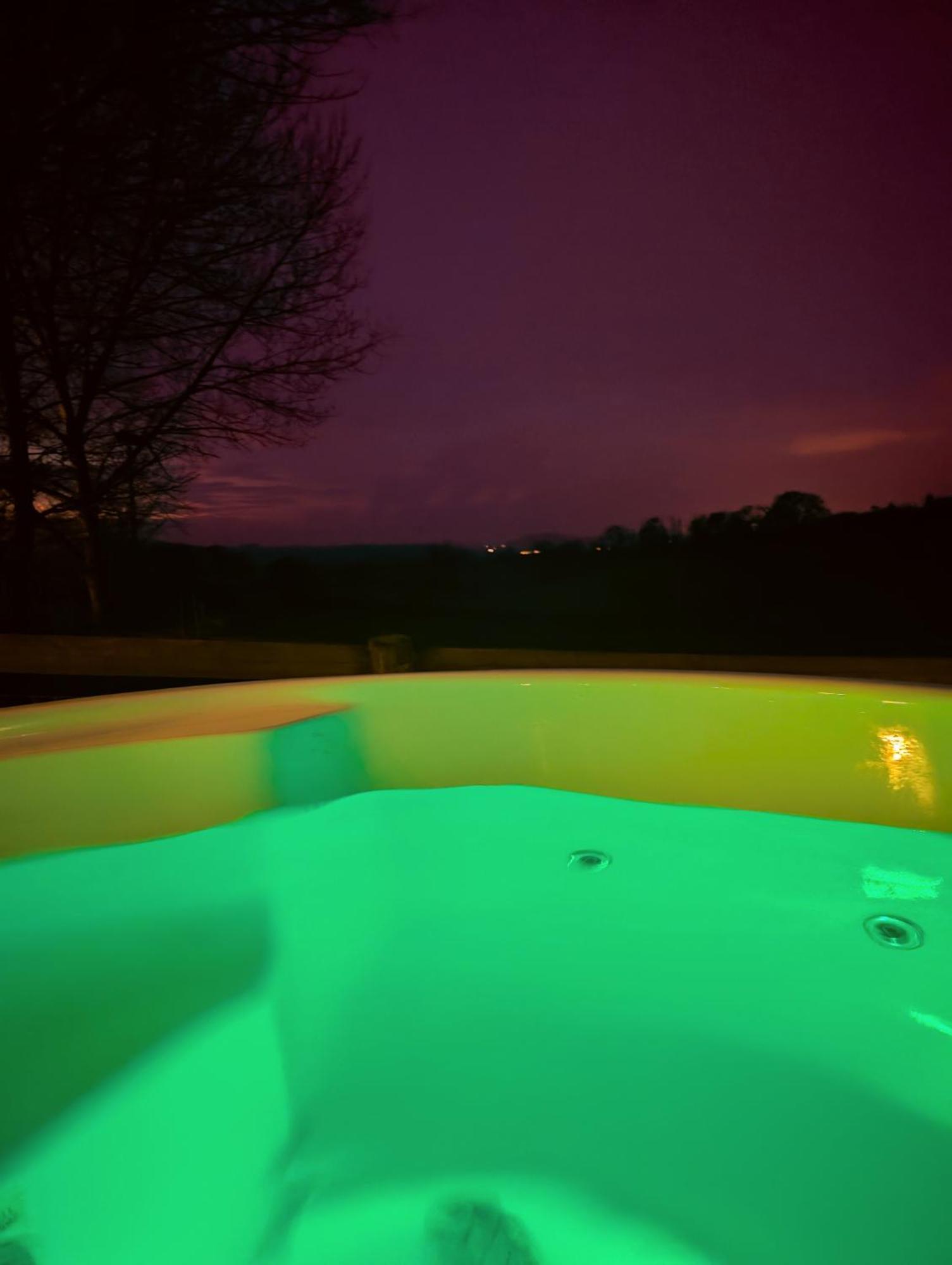 Caplor Glamping & Lodges Hereford Buitenkant foto