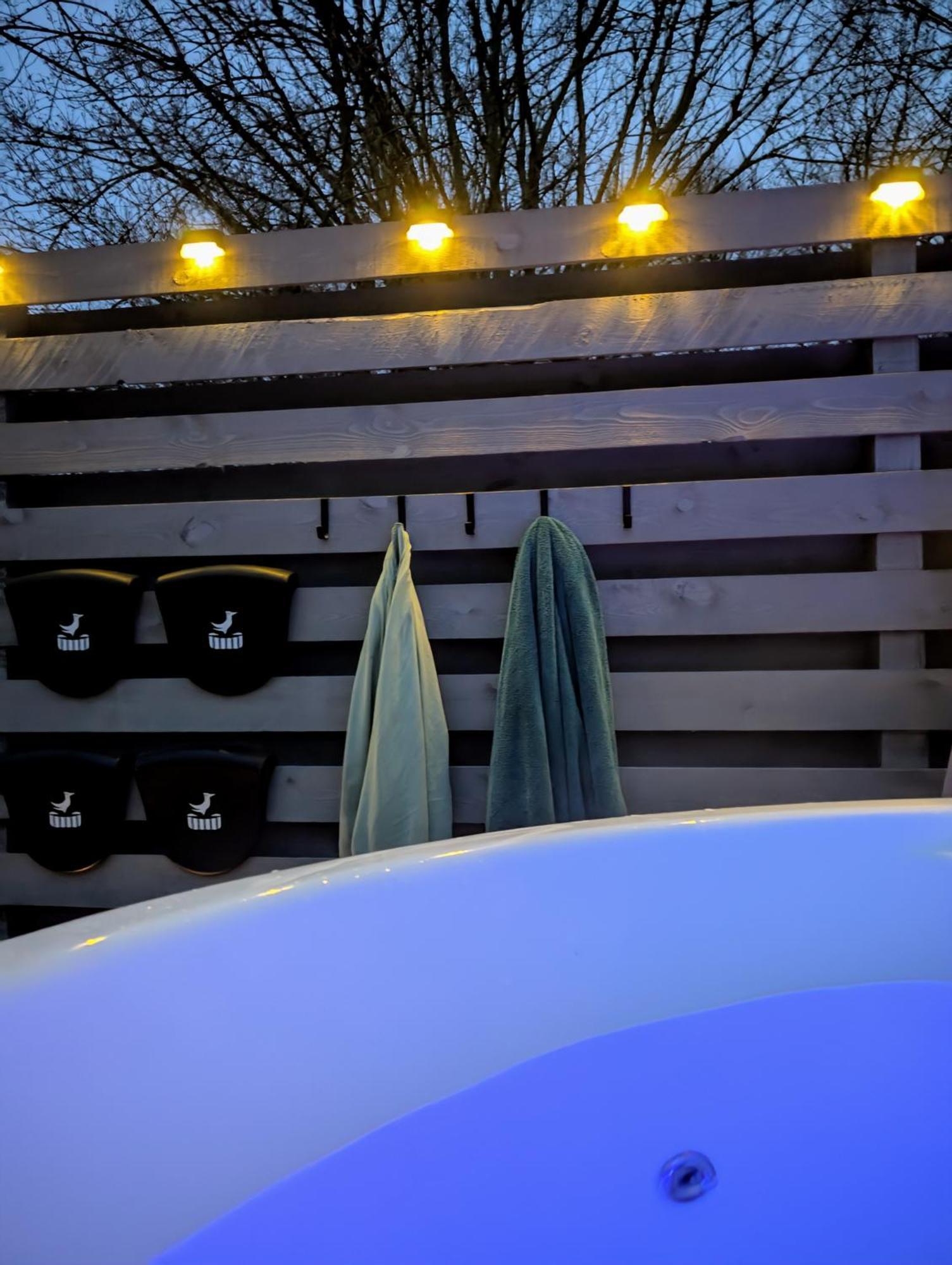 Caplor Glamping & Lodges Hereford Buitenkant foto