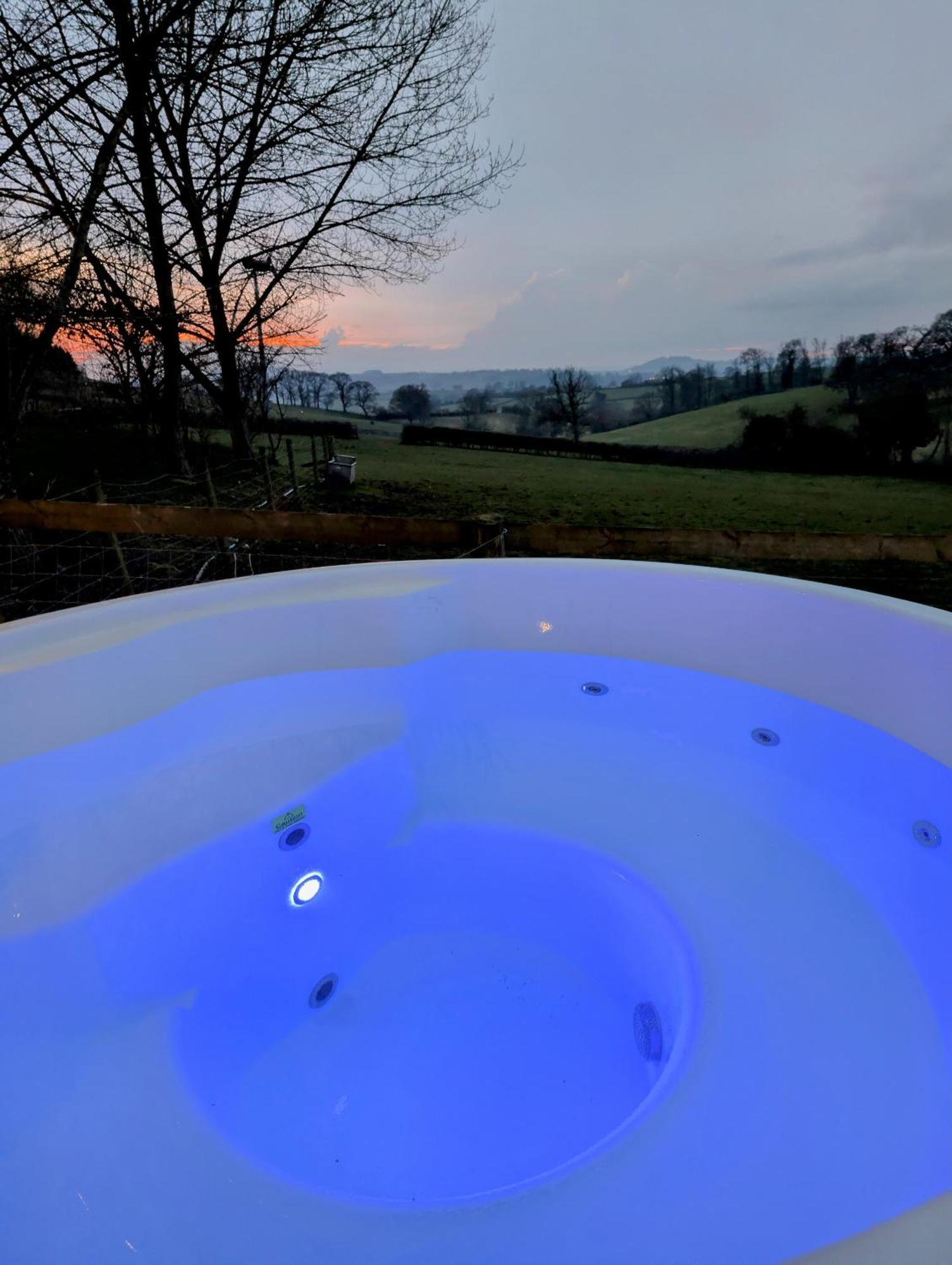 Caplor Glamping & Lodges Hereford Buitenkant foto
